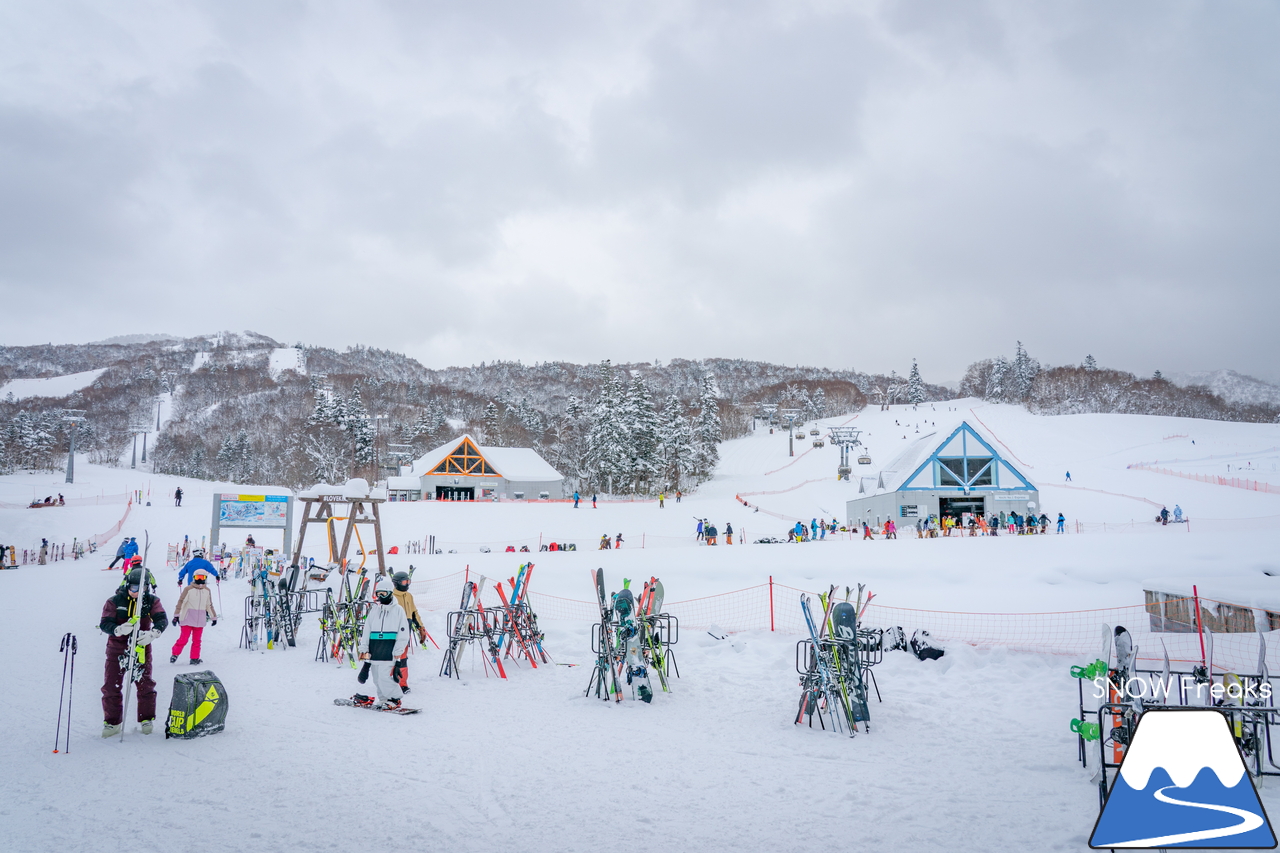 キロロリゾート｜ただいま北海道内最深の積雪160cm。午後のゲレンデで快適粉雪クルージング！